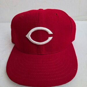 Red Snapback Adult Unisex Cincinnati Reds Baseball Cap